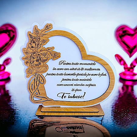 Decoratiuni Ocazie - Decoratiune tablou inima personalizata cu mesaj standard, cadou, "Te iubesc!",baza cu suport din lemn, 22x20cm