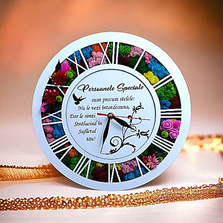 Ceasuri de Perete - Ceas de perete, caseta decorata cu licheni naturali stabilizati, cadou personalizat pentru "Persoanele speciale", alb