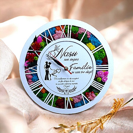 Cadouri Personalizabile - Ceas de perete tip caseta decorata cu licheni naturali stabilizati, cadou personalizat pentru Nasi, alb