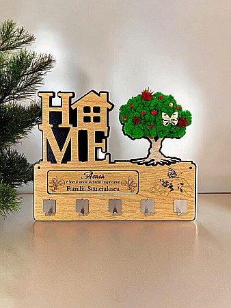 Suport pentru chei, personalizabil cu numele familiei, cadou personalizat, "Acasa" decorat cu licheni stabilizati naturali, 38x30cm, Maro