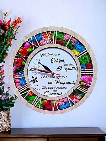 Ceasuri de Perete - Ceas de perete stil caseta decorata cu licheni naturali stabilizati, cadou personalizat pentru sef, manager, doctor, "Sa formezi o echipa..."