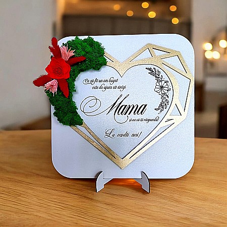 Tablouri cu Licheni - Tablou decorativ personalizat pentru Mama, decorat cu licheni stabilizati, cu design in formă de inimă geometrica– Produs în România de Rustic Wood Decor