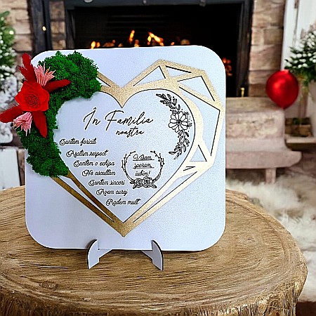 Tablouri cu Licheni - Tablou decorativ personalizat pentru familie, decorat cu licheni stabilizati, cu design in formă de inimă geometrica– Produs în România de Rustic Wood Decor