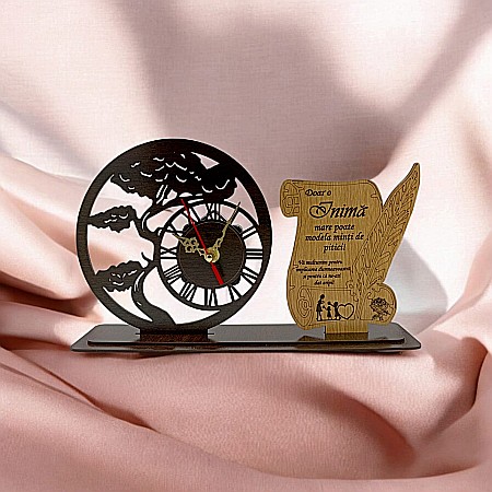 Blank Ceas Bonsai cu Placută, personalizat "Doar o inima mare poate modela minti de pitici", Produs în România de Rustic Wood Decor ,dimensiune 30x18cm