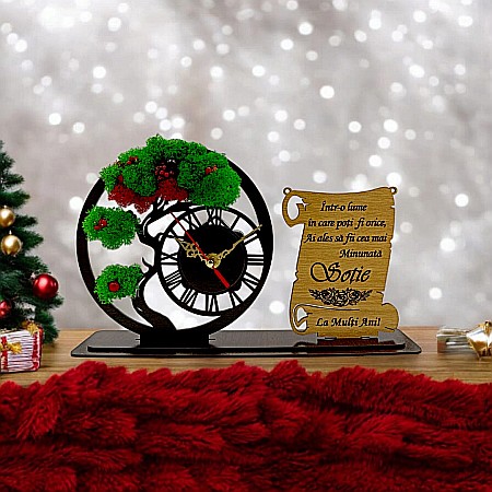 Ceasuri cu Licheni - Ceas Bonsai cu Placută, personalizat pentru Soție "Intr-o lume in care poti fii orice", Produs în România de Rustic Wood Decor ,dimensiune 30x18cm