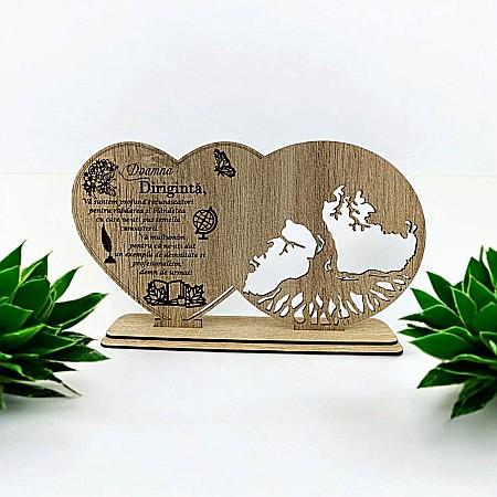 Cadouri Diriginta - Blank decorativ cu suport, personalizat pentru Dirigintă "Dragă Dirigintă vă suntem profund recunoscători" , Produs în România de Rustic Wood Decor, dimensiune 30x16cm