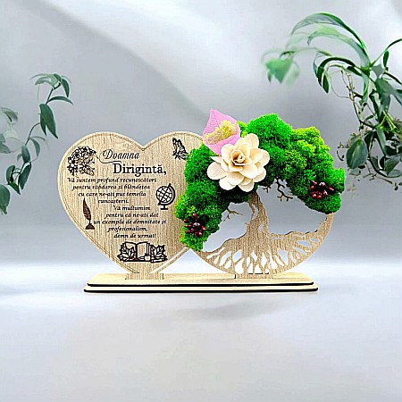 Cadouri Diriginta - Tablou Inima Copacul vietii decorativ cu suport, personalizat pentru Diriginta "Doamna Diriginta va suntem profund..." , Produs în România de Rustic Wood Decor, dimensiune 30x16cm