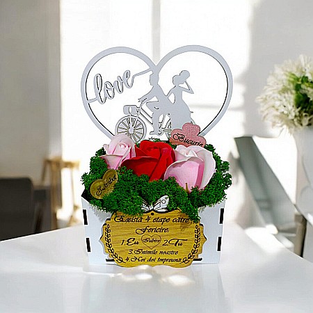 Cutie Martisor - Cadou personalizat, cutie din lemn decorata cu licheni cu mesaj standard pentru Sotie/Iubita, model 2, dimensiune 18x12cm