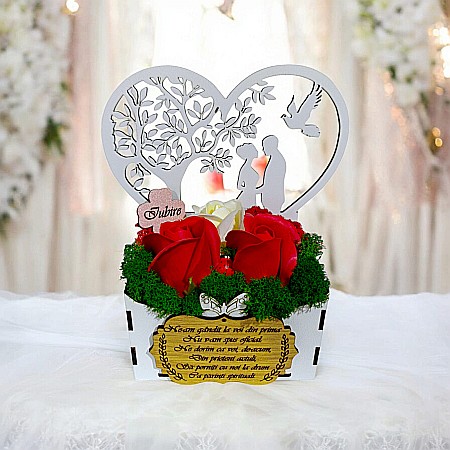 Cutie Martisor - Cadou personalizat, cutie din lemn decorata cu licheni cu mesaj standard pentru Cerere Nasi dimensiune 18x12cm