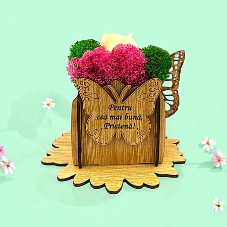 Cutie Martisor - Cadou personalizat, cutie din lemn decorata cu licheni cu mesaj standard pentru "Cea mai buna Prietena!", dimensiune 7x7cm, maro