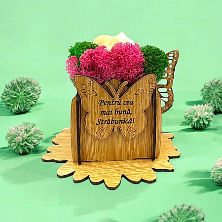 Cadouri Strabunica - Cadou personalizat, cutie din lemn decorata cu licheni cu mesaj standard pentru "Cea mai buna Strabunica!", dimensiune 7x7cm, maro