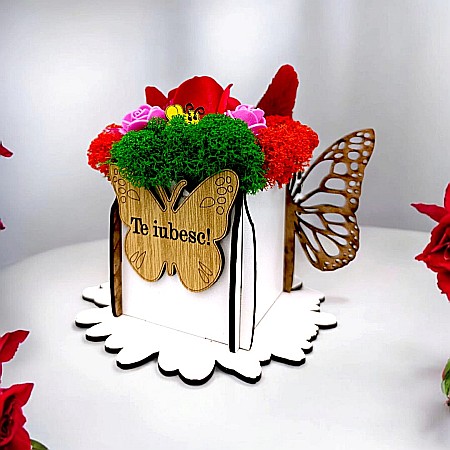 Cadouri Mama - Cadou personalizat, cutie din lemn decorata cu licheni cu mesaj standard pentru Sotie/Mama/Iubita, dimensiune 7x7cm, alb