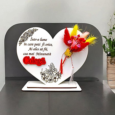 Decoratiuni din Lemn - Cadou personalizat Inima cu mesaj standard pentru Colega, dimensiune 15cm