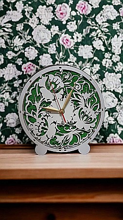 Ceasuri cu Licheni - Cadou personalizat, Ceas de birou cu licheni gravat , alb