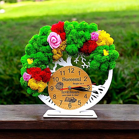 Ceasuri cu Licheni - Cadou personalizat, Ceas decorativ copacul vietii cu mesaj standard pentru Invatatoare, decorat cu licheni stabilizati si flori decorative naturale, alb