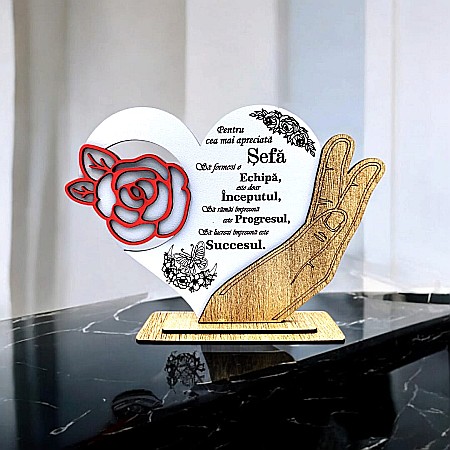 Decoratiuni din Lemn - Cadou personalizat, tablou inima in palma cu mesaj standard pentru "Cea mai apreciata Sefa", 21x15cm