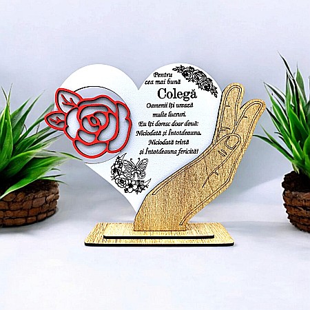 Decoratiuni din Lemn - Cadou personalizat, tablou inima in palma cu mesaj standard pentru "Cea mai buna Colega", 21x15cm