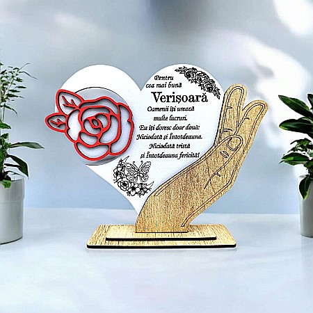 Decoratiuni din Lemn - Cadou personalizat, tablou inima in palma cu mesaj standard "Cea mai buna Verisoara", 21x15cm