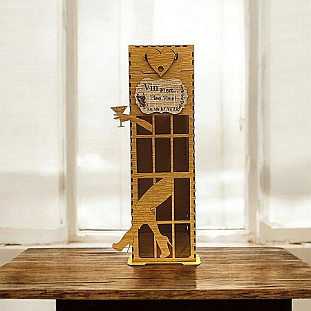 Cutie de Vin Personalizabila - Cadou personlizat, Cutie pentru Whisky/Vin cu nume si mesaj "Vin fiert, plec vesel...", maro, dimensiune 35x10cm