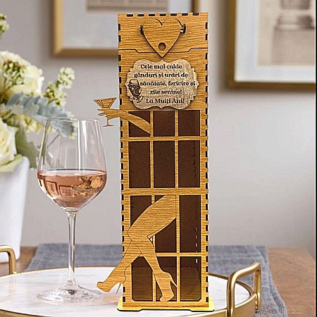 Cutie de Vin Personalizabila - Cadou personlizat, Cutie pentru Whisky/Vin cu nume si mesaj "Cele mai calde ganduri si urari de sanatate...", maro, dimensiune 35x10cm