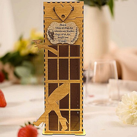 Cutie de Vin Personalizabila - Cadou personlizat, Cutie pentru Whisky/Vin cu nume si mesaj "Pana la varsta de 40 ani..", maro, dimensiune 35x10cm