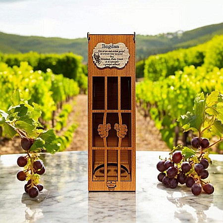 Cutie de Vin Personalizabila - Cadou personalizat, Cutie de vin personalizata cu mesaj standard "Hai sa nu mai ardem gazul, ca oricum vine necazul", pentru prieteni, familie, dimensiune 35x10cm, maro