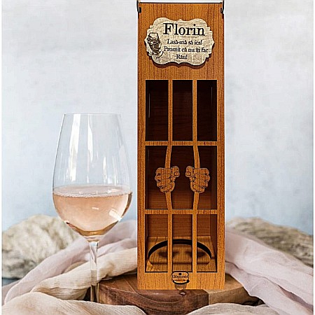 Cutie de Vin Personalizabila - Cadou personalizat, Cutie de vin personalizata cu mesaj standard "Lasa-ma sa ies! Promit ca nu iti fac rau!", pentru prieteni, familie, dimensiune 35x10cm, maro