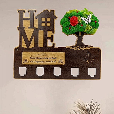 Cadou personalizat, cuier decorat cu licheni pe copac pentru perete cu mesaj standard "Poate ca nu le avem pe toate, dar impreuna avem totul!" , 40x30cm