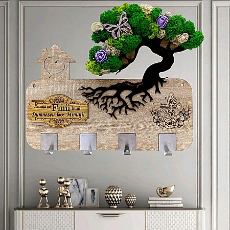 Reduceri - Cadou personalizat, cuier decorat cu licheni pe Bonsai pentru perete cu mesaj standard "La casa cu Finii buni...!"