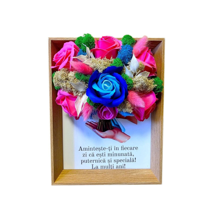 Tablou decorativ pentru Ziua Femeii, cu flori și licheni, rama din lemn [1]
