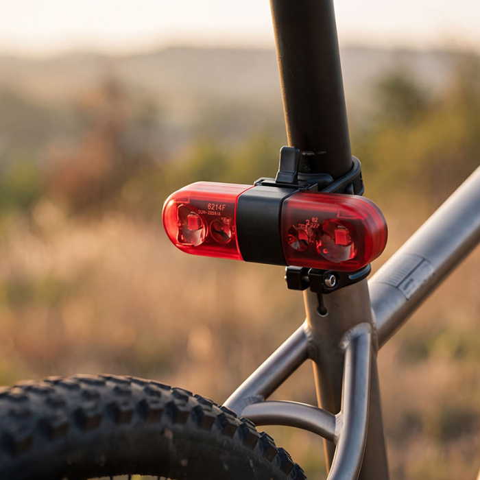 SET ILUMINAT BICICLETA FATA SPATE USB [6]