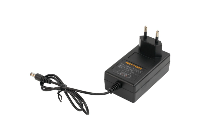 Suflantă aer pe acumulator ROTOR RS-2000 cu 1 acumulator 21V / 2Ah si incarcator ROTOR [3]