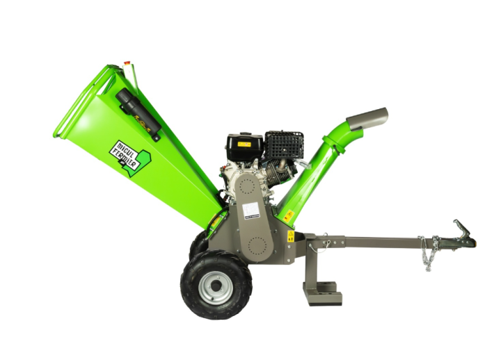 Tocator de crengi Micul Fermier, motor benzina 15 CP, cu carlig de remorcare, 120 mm diametru maxim de taiere, pentru rumegus [7]