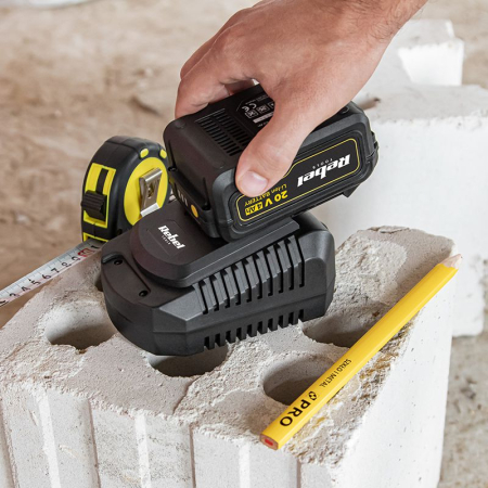 ACUMULATOR UNIVERSAL SCULE REBEL 20V 4A [2]