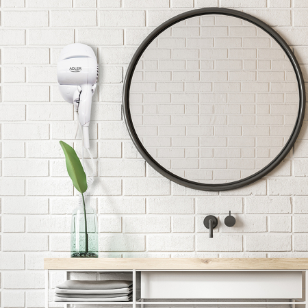 USCATOR DE PAR HOTELIER DE PERETE [7]