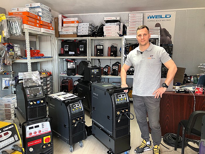 IWELD MIG 320 DIGITAL [4]