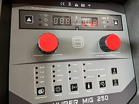HYPER MIG 250A /400V SYNERGIC [8]
