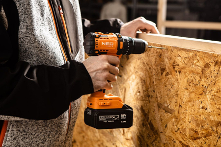 Mașină de găurit cu percuție 18V fără perii, mandrină 13mm, compactă, Energy+, fără acumulator 04-619 NEO [1]