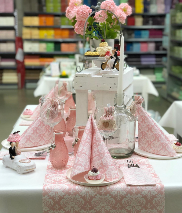 aranjament masa festiva roz [6]