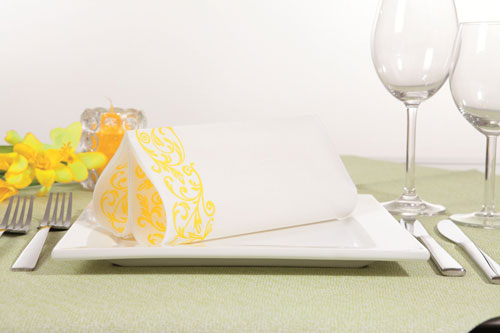 Servetele de masa festive Linclass - Rob (contur galben) / 40 x 40 cm / 50 buc [1]