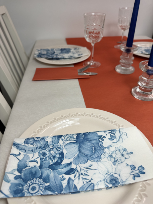 Set accesorii decorative masa festiva - servetele festive + traversa de masa + servetele cu buzunar pentru tacamuri + lumanari conice [8]