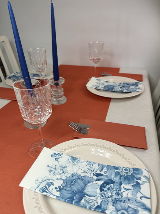 Set accesorii decorative masa festiva - servetele festive + traversa de masa + servetele cu buzunar pentru tacamuri + lumanari conice [2]