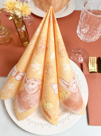 Set accesorii decorative masa festiva Paste - servetele festive + traversa de masa + servetele cu buzunar pentru tacamuri + lumanari conice [7]