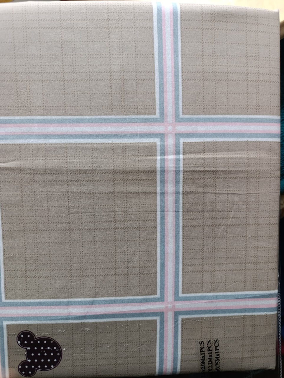 Lenjerie pat o persoana Mickey Mouse Bej Cod: S030 (170x220cm) + CADOU Prosop 50x90cm 100% Bumbac [2]