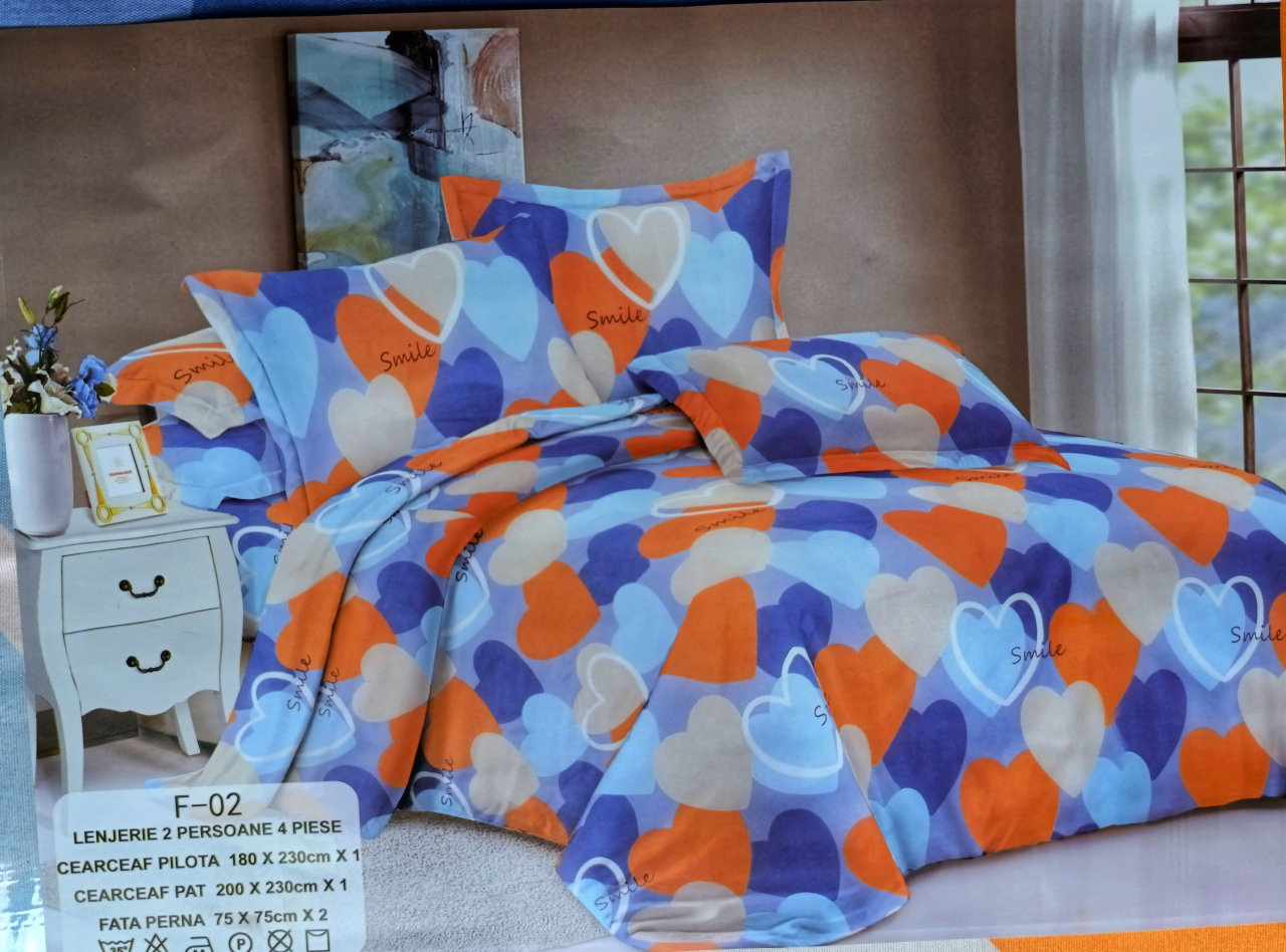Lenjerie set 4 piese ​​​​​​​King-size Inimioare Cod F0204 (200 cm x 200-230 cm) [1]