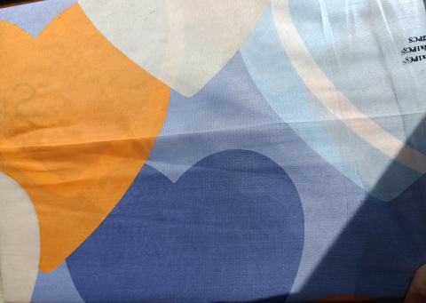 Lenjerie pat o persoana Inimioare Cod: S021 (170x220cm) + CADOU Prosop 50x90cm 100% Bumbac [1]