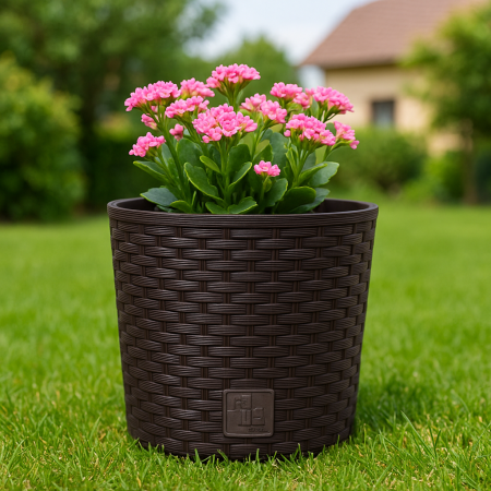 Ghiveci rotund maro inchis, plastic rezistent, imitatie ratan, diametru 20 cm, inaltime 19 cm [3]
