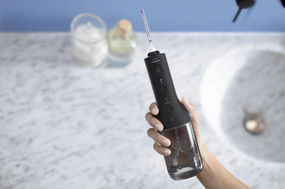 Irigator bucal PHILIPS Sonicare Cordless Power Flosser 3000 HX3826/33, Tehnologie QuadStream, Portabil, 2 moduri de curatare, 3 niveluri de intensitate, 2 x capete de curatare si 1 x husa transport, N [3]