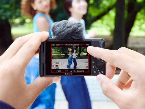 SONY Compact dedicata pentru vlogging ZV-1F 20.1MP, 7.6mm, F2 ISO 125-12.800, 1/32.000s, 4K @30fps, SD/SDXD/SDHC/x1 Micro-HDMI/x1 USB-C, Rafala 3.5-16cps, WiFi/Bluetooth, Senzor CMOS Exmor RS 1" [4]