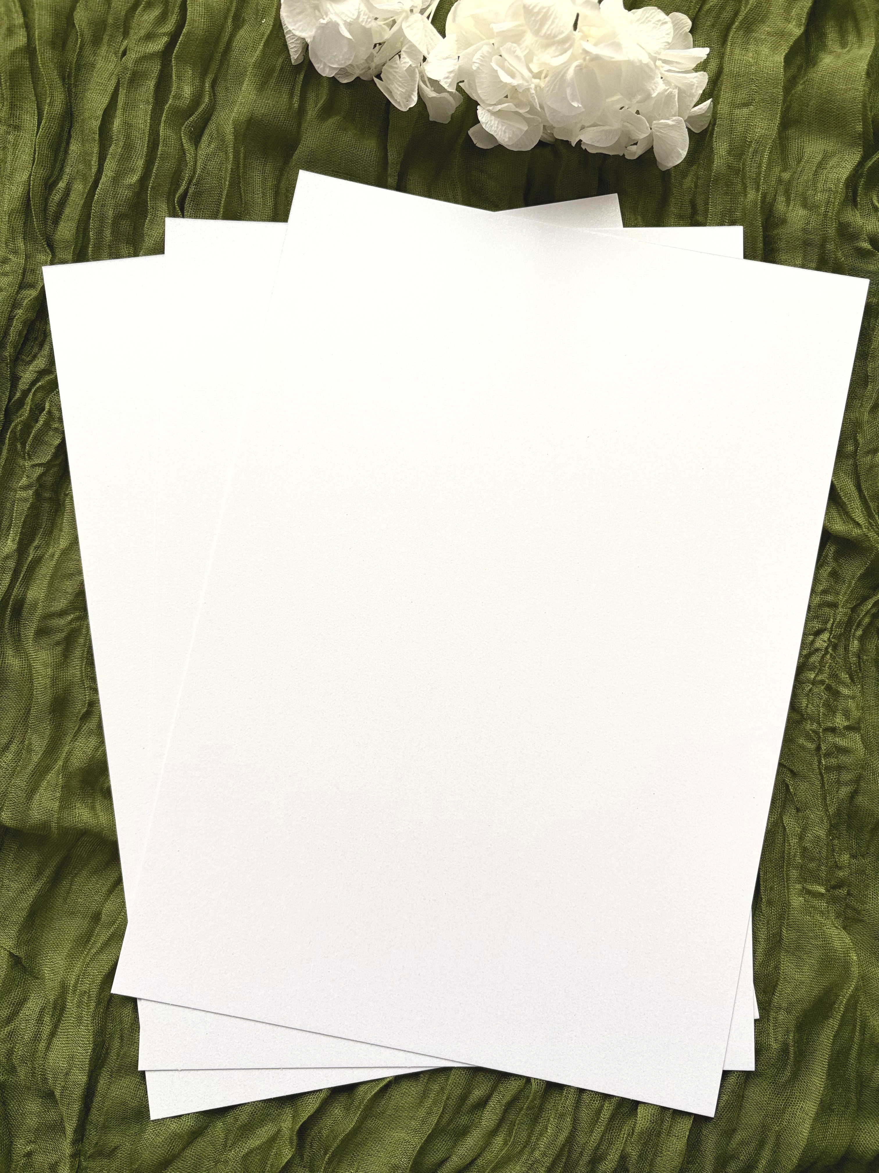 Cartoane creative - Carton perlat Metalic White - 300 gr